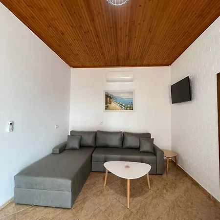 Holiday home White House Dami *