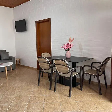Semesterbostad White House Dami Sarandë