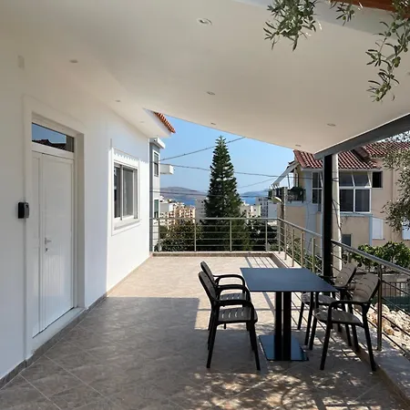 White House Dami Sarande