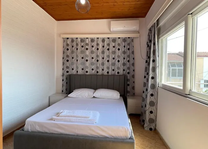 White House Dami Saranda