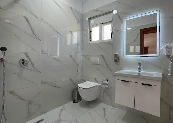 White House Dami Tatil Evi Saranda