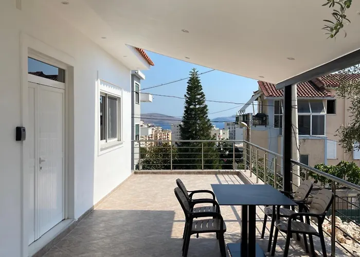 White House Dami ساراندا